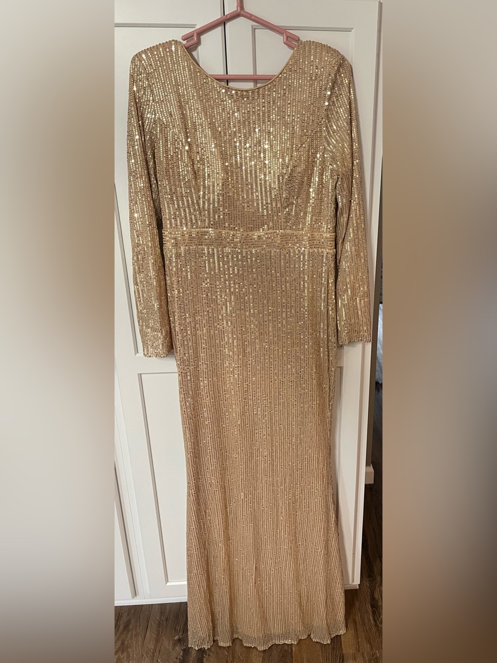 Missord Gold Sequin Backless Mermaid Maxi Gown XL NWT, never worn